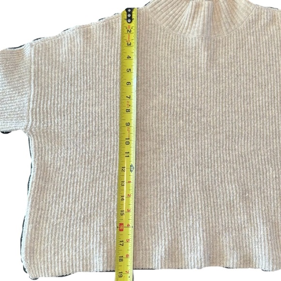 BP Oversized Cropped Mock Turtleneck Sweater Heather Cream - Women’s L - Picture 3 of 6